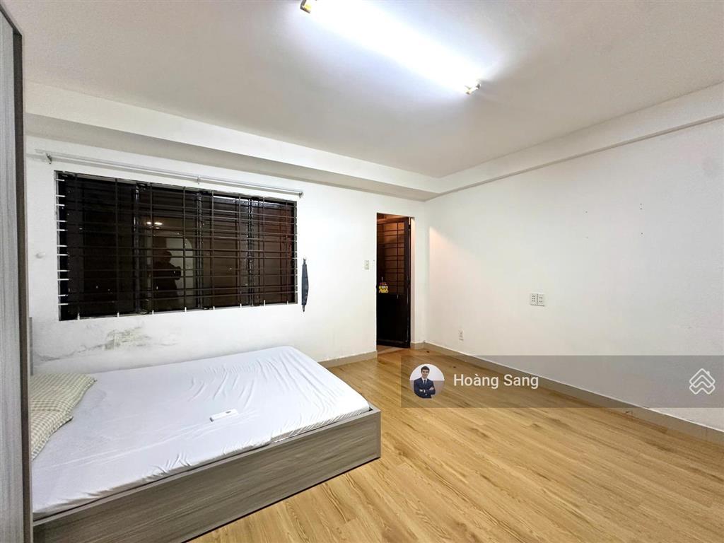 Hot! studio nguyễn cửu vân  ngay đại học uef giáp q1  40m2 full nội thất chỉ 9tr