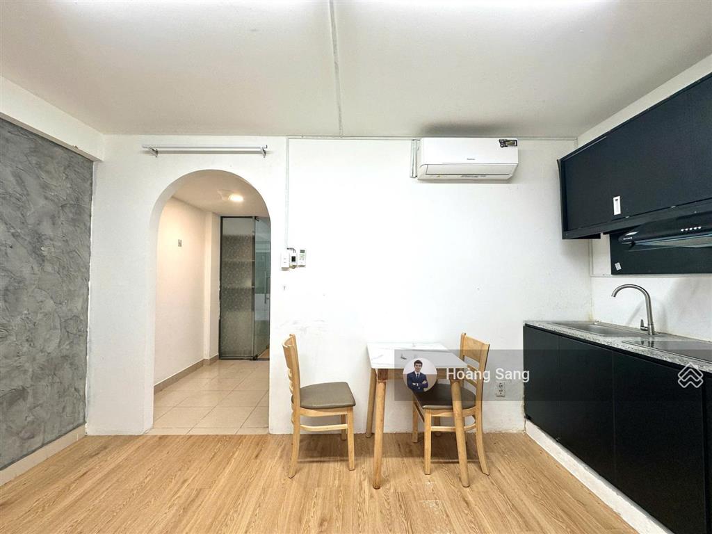 Hot! studio nguyễn cửu vân  ngay đại học uef giáp q1  40m2 full nội thất chỉ 9tr