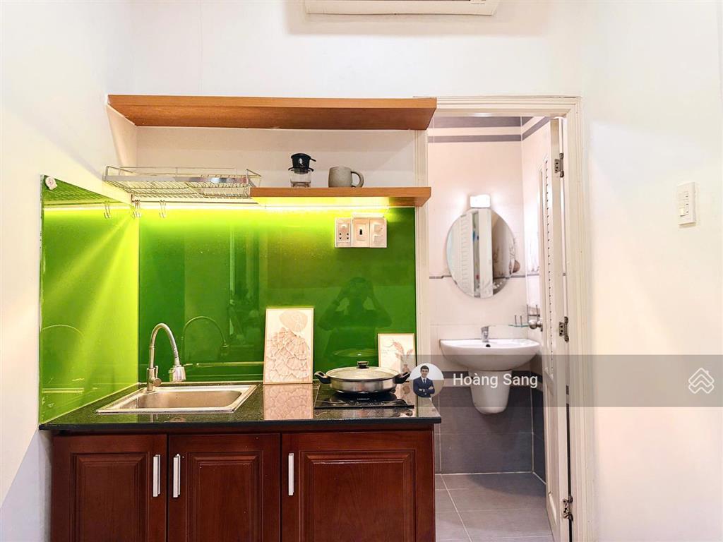 Trống studio vạn kiếp  sát phan xích long  gần q1  full nội thất  giá rẻ ngay cầu bông