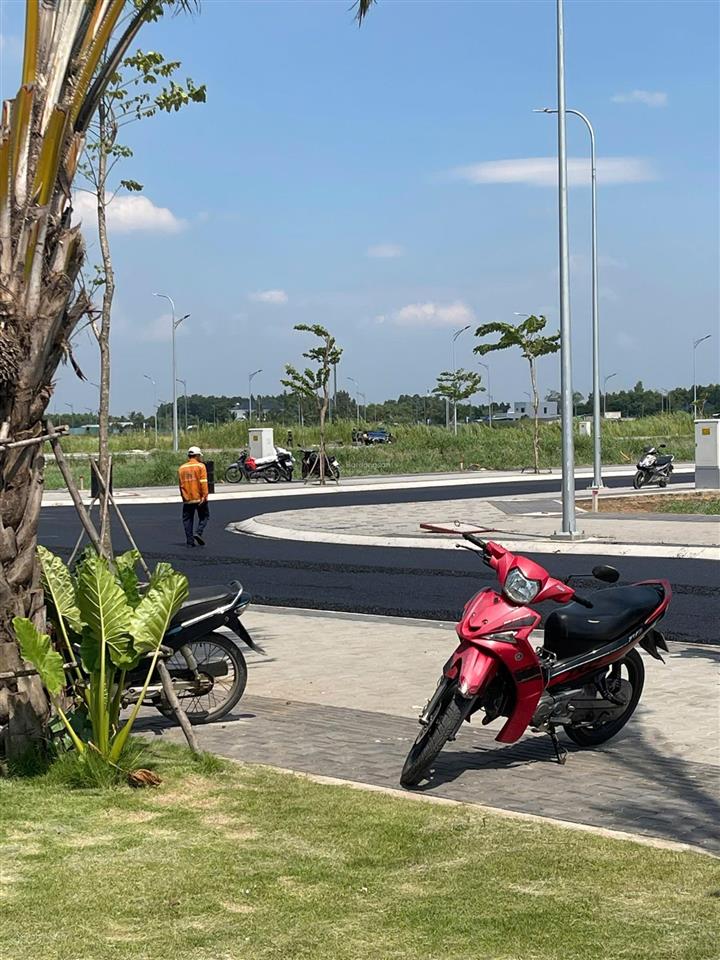 Bán lô đất 90m2 giá 2 tỷ450 gần kcn lê minh xuân pháp lý chuẩn chỉnh