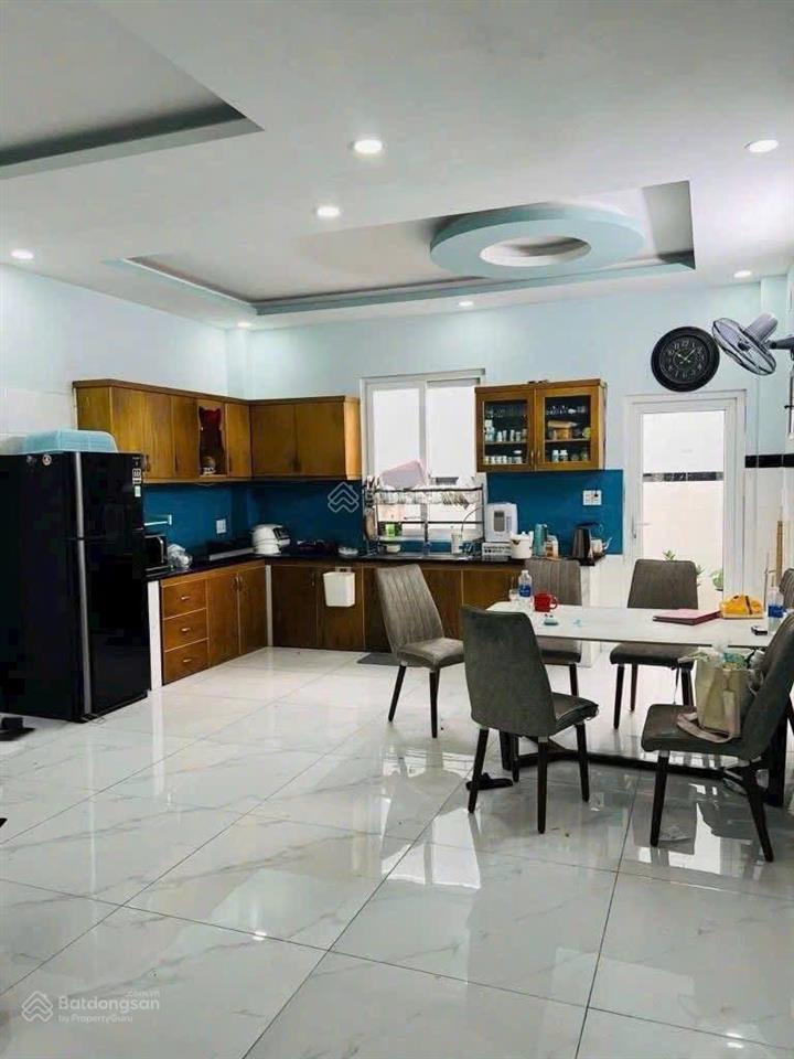 Nhà mt đường số 12m, đang cho thuê 20tr, dt 68m2, sát nguyễn thị thập q7