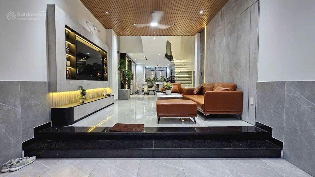 83m  3 tầng sân thượng, nội thất xịn đẹp quận 7  chỉ 7 tỷ vào ở luôn