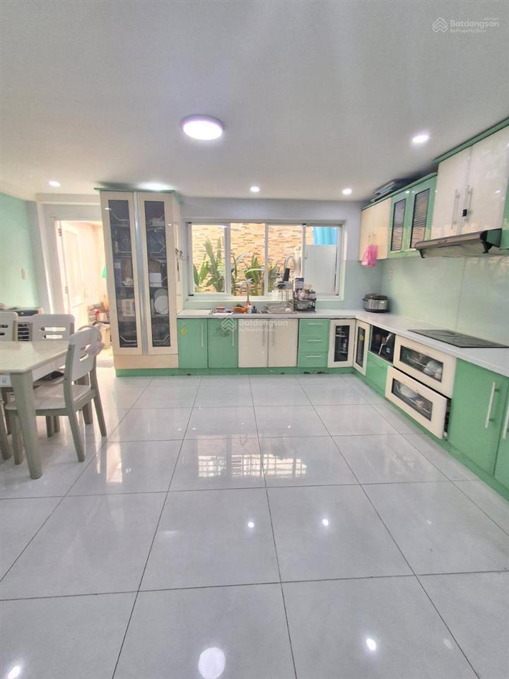 Nhà 4 tầng, 90m2 (5 x 18m) cách lotte vài bước chân q7, chỉ 7 tỷ