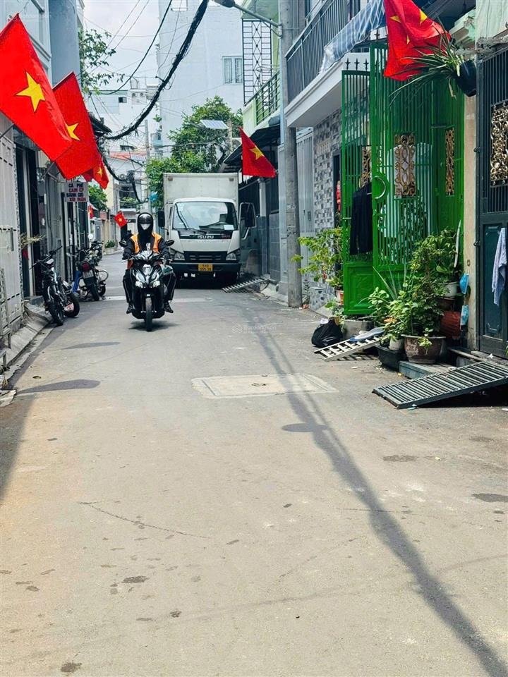 5 tỷ nhà 68m2 ( 5 x 13 ) taxi đón tận cửa, cạnh ngay lotte nguyễn thị thập q7