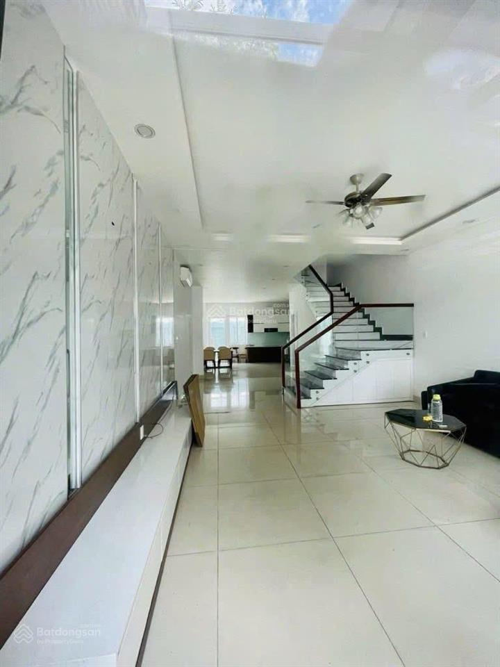 144m2 mt phan huy thực q7 ngang 5.5 giá 17 tỷ