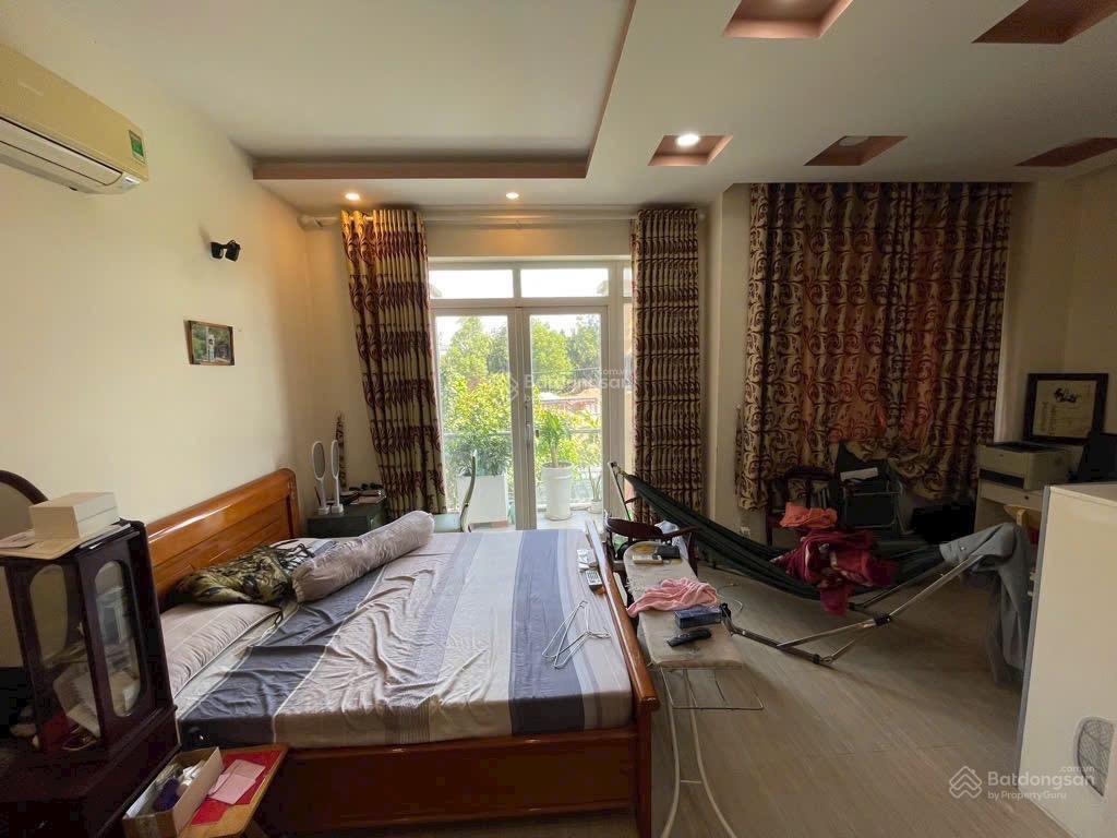 4 tầng ô tô ngủ nhà, lý phục man, dt hiếm có 125m2 7x15m, nở hậu, chỉ 9 tỷ