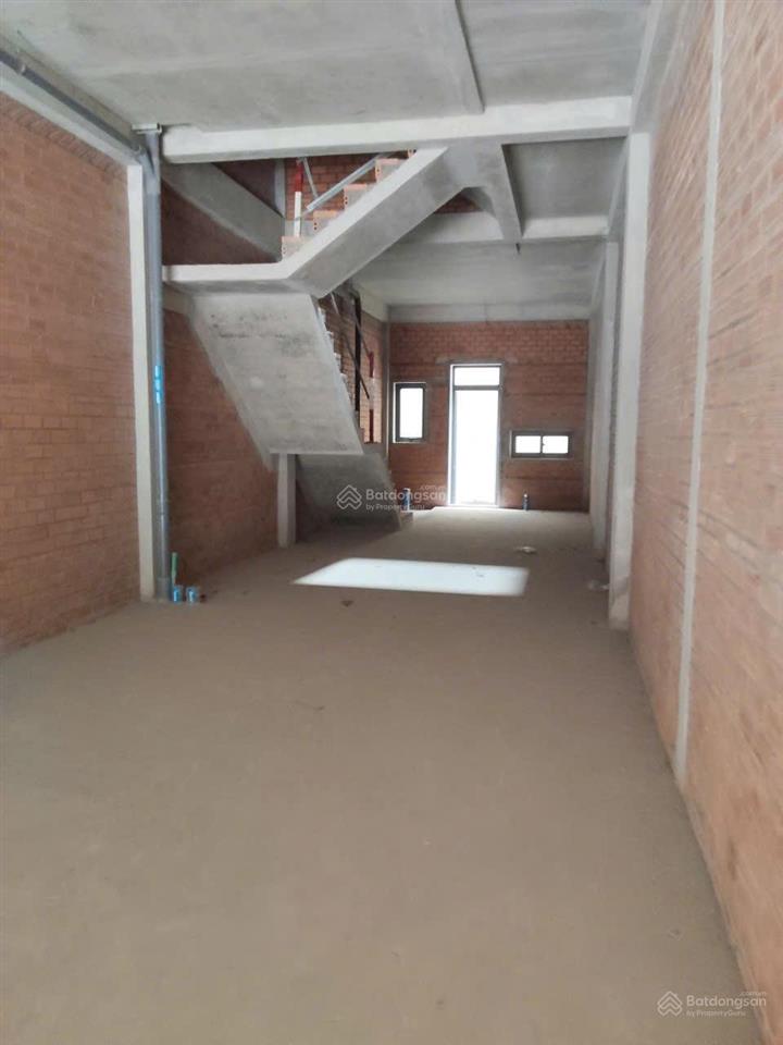 Bcons uni valley vị trí đẹp thoáng hàng sao việt. 1,55 tỷ đã sở hữu căn nhà 3 tấm