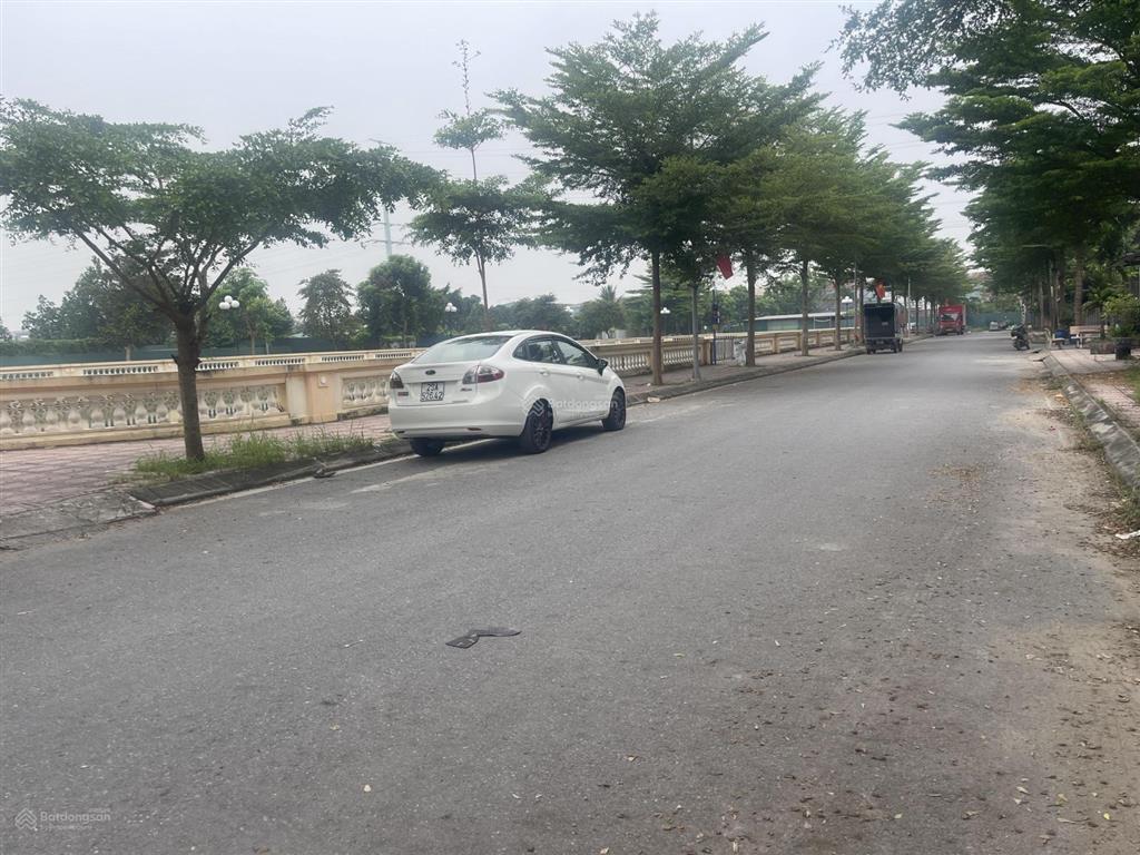 Bán 45m2 nam hồng đông anh ô tô tránh gần hồ điều hòa công viên, 400m tới đường võ văn kiệt