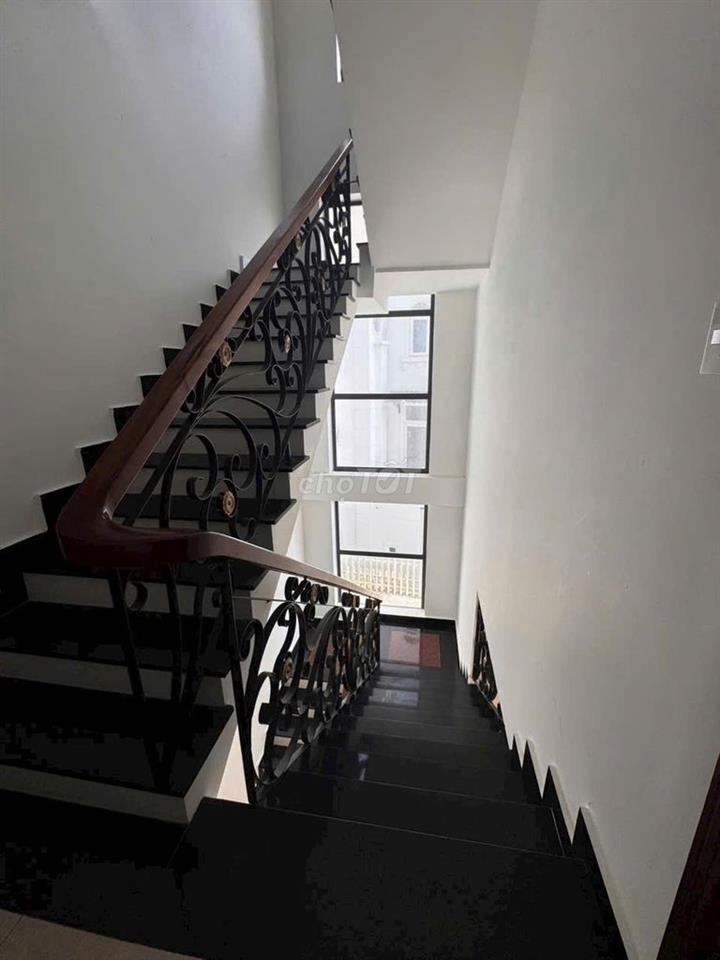 CHO THUÊ VILLA 5 PHÒNG NGỦ, FULL NỘI THẤT, BÃI ĐẬU Ô TÔ - AN SƠN 25TR