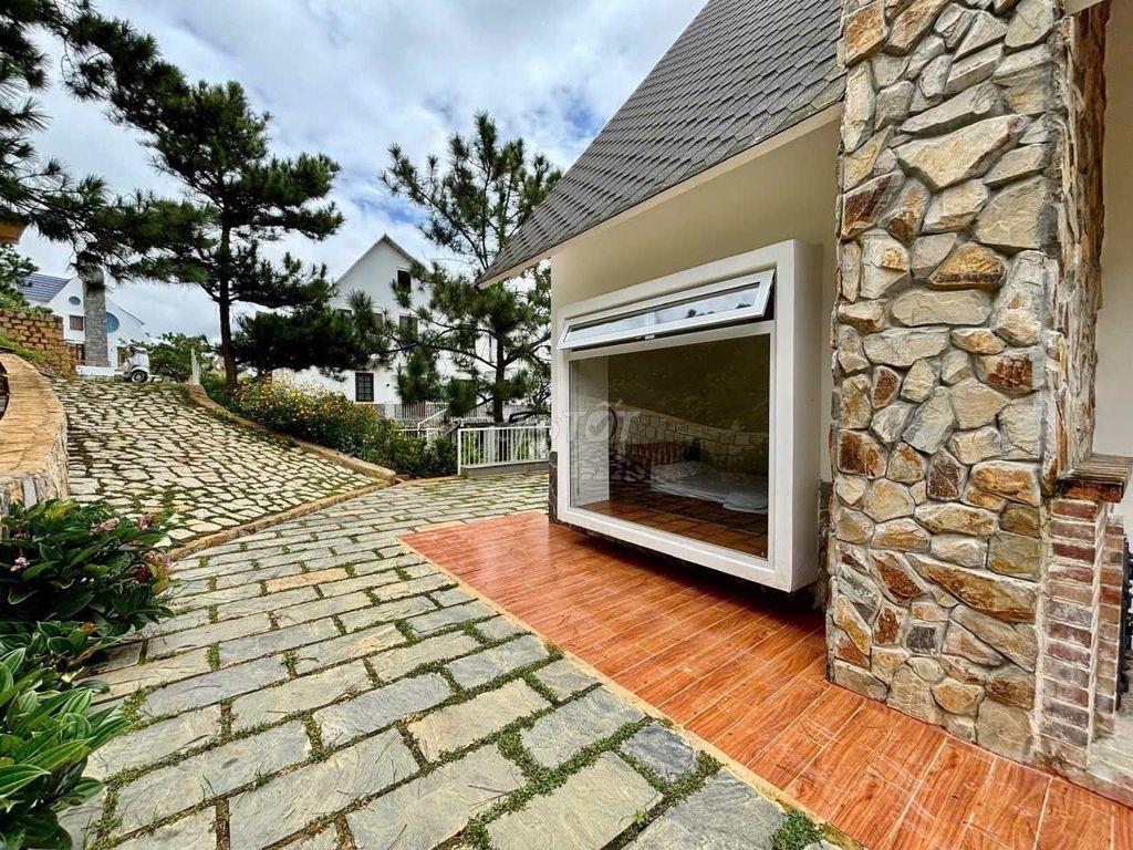 CHO THUÊ VILLA 3PN, PHONG CÁCH GỖ, VIEW RỪNG THÔNG - ANKROET ĐÀ LẠT