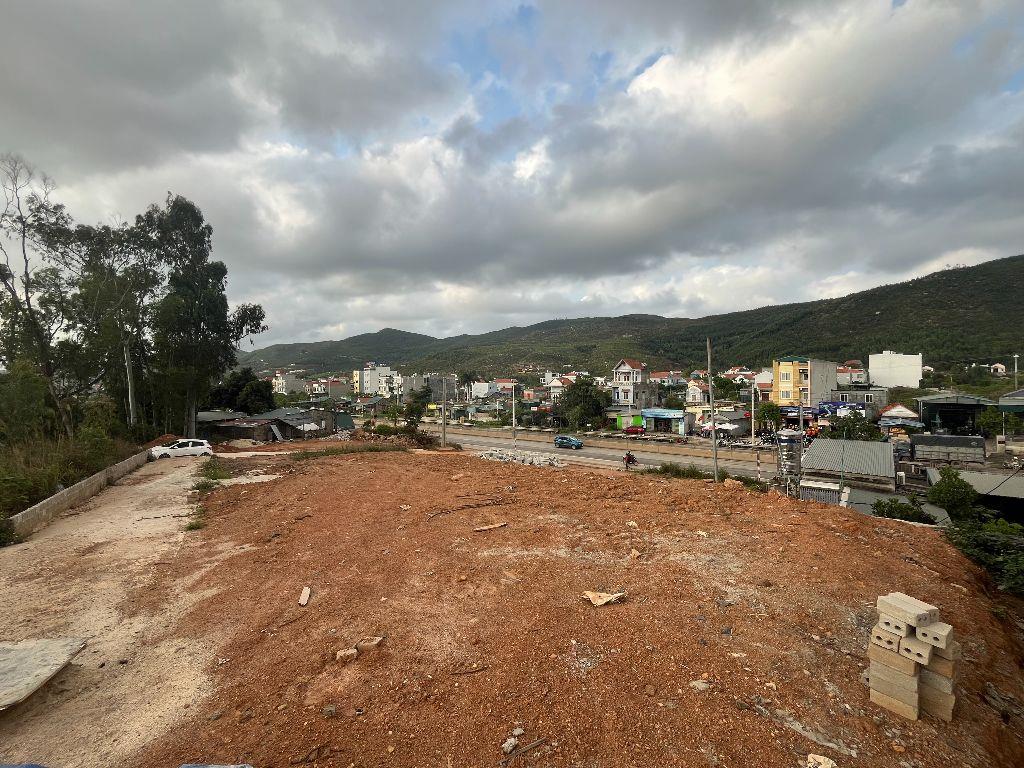 Chính chủ gửi bán đất mặt tiền QL18 Đại Yên, sát Vin Hạ Long Xanh