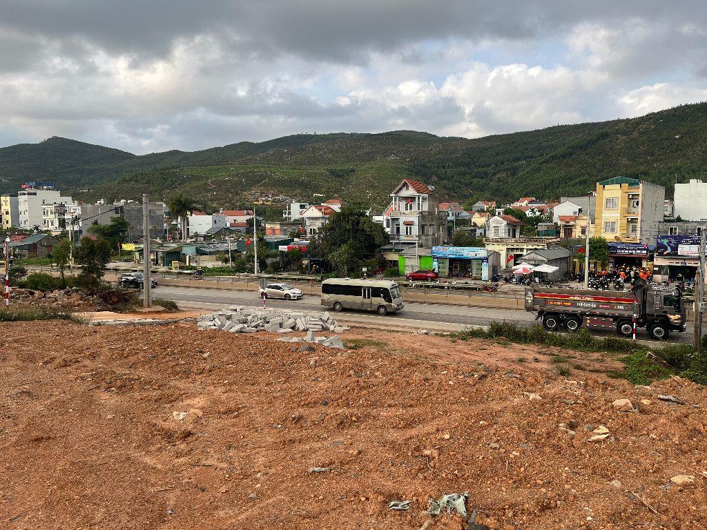 Chính chủ gửi bán đất mặt tiền QL18 Đại Yên, sát Vin Hạ Long Xanh