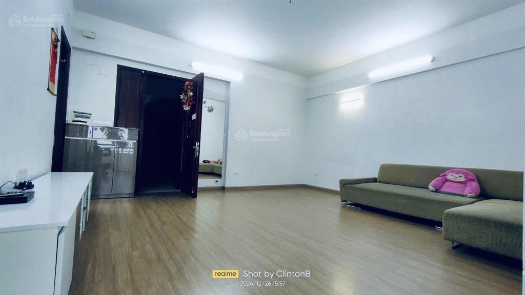 Chủ nhà cho thuê cc 78m2 3 ngủ 2 wc đã sửa mới long lanh, bc hướng nam tại kđt pháp vân th
