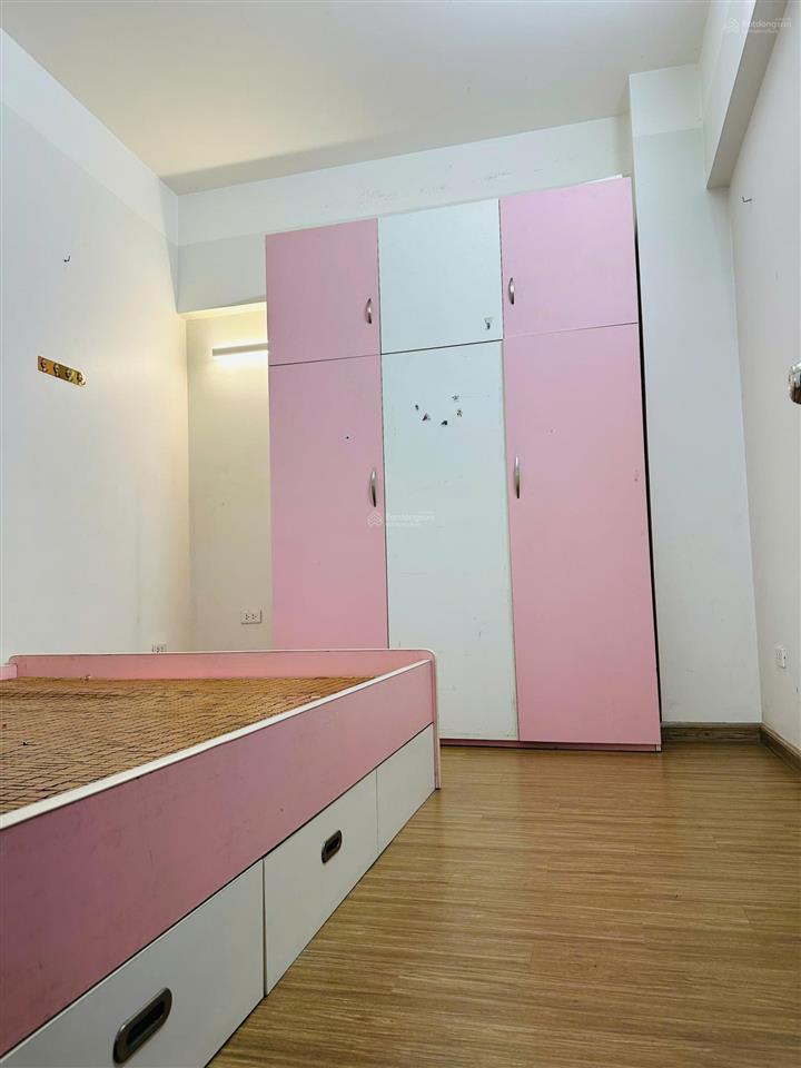 Chủ nhà cho thuê cc 78m2 3 ngủ 2 wc đã sửa mới long lanh, bc hướng nam tại kđt pháp vân th