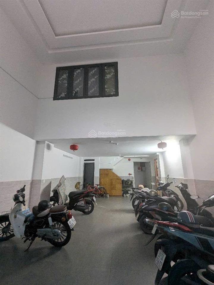 Mặt tiền đường số lê văn việt, nhà c4 và 11 phòng trọ dt290m2 ngang 7m chỉ 13tỷ