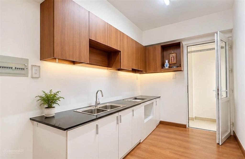 Chuyển công tác cần ra gấp căn hộ flora nam long mặt tiền phạm văn đồng thủ đức 60m2,3 tỷ full nt