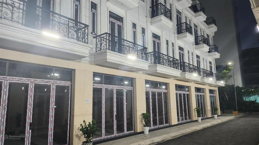 Cực hot nhà phố tài lộc trịnh đình trọng hxh thuận tiện kinh doanh, 1 trệt 2 lầu 1 tum, nhà mới