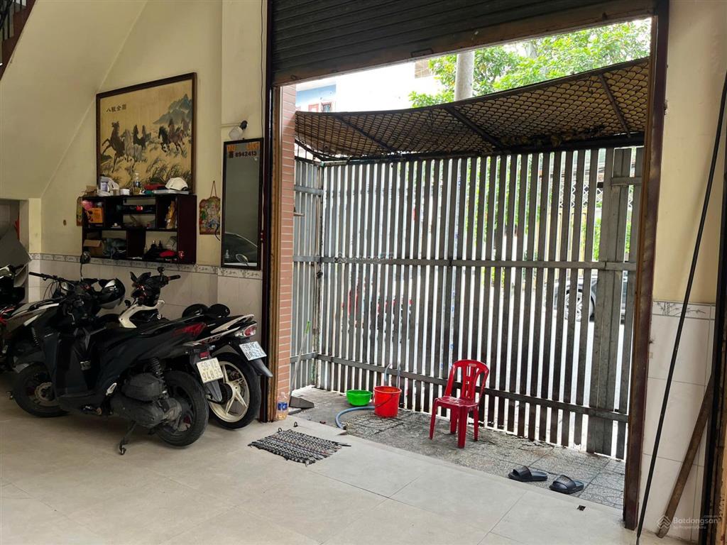 Cho thuê mặt bằng trệt nhà 2 mặt tiền, diện tích 75m