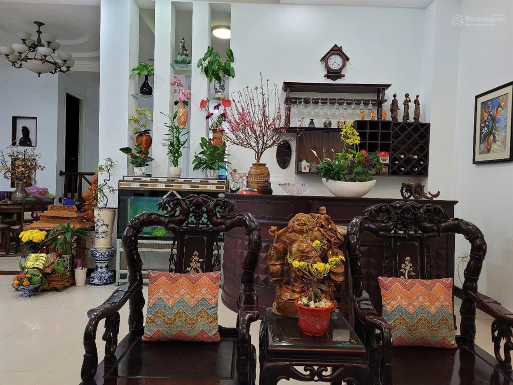 Giảm giá mạnh 5,5 tỷ, chính chủ cần bán nhanh biệt thự biển núi nhỏ  trung tâm lõi vũng tàu