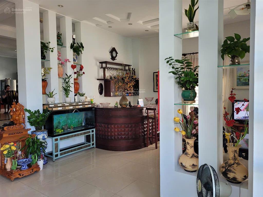 Giảm giá mạnh 5,5 tỷ, chính chủ cần bán nhanh biệt thự biển núi nhỏ  trung tâm lõi vũng tàu