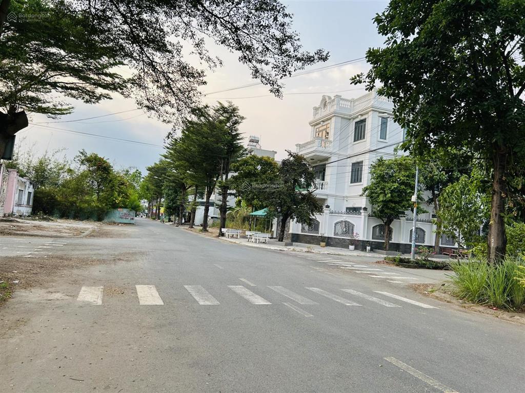 Chính chủ bán lô biệt thự bưng ông thoàn, phú hữu q9