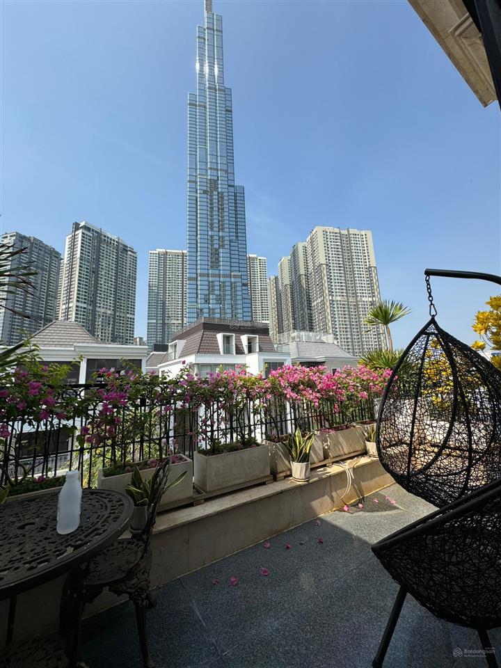 Cần bán gấp biệt thự vinhomes central park  320m2 giá 250 tỷ   0909 106 ***