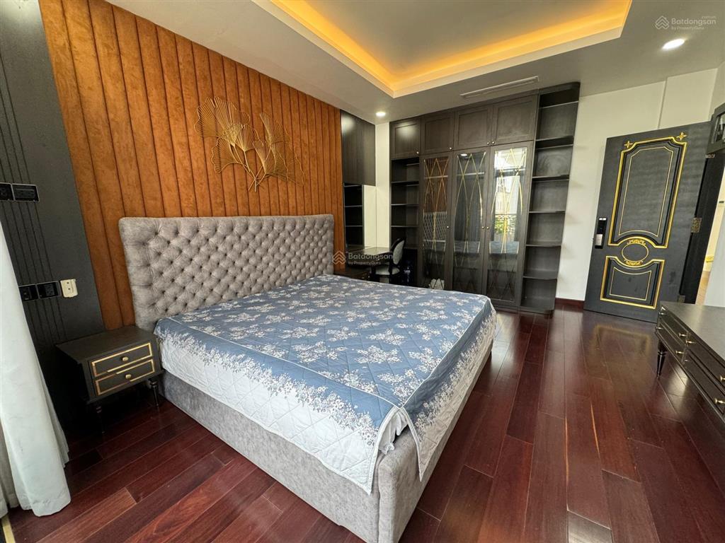 Cần bán gấp biệt thự vinhomes central park  320m2 giá 250 tỷ   0909 106 ***