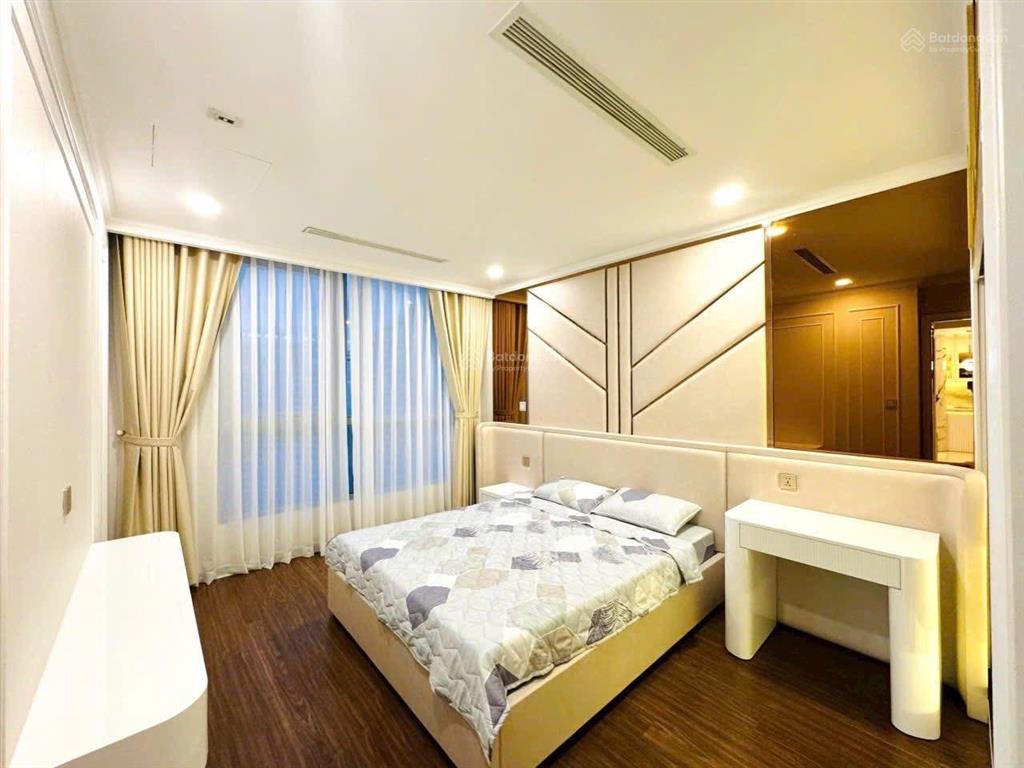 Bán căn hộ 4pn diện tích lớn 160m²  sổ hồng  full nội thất cao cấp