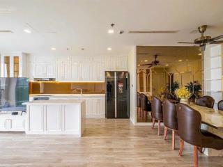 Bán căn hộ 4pn 180m² vinhomes central park giá 18 tỷ, sổ hồng