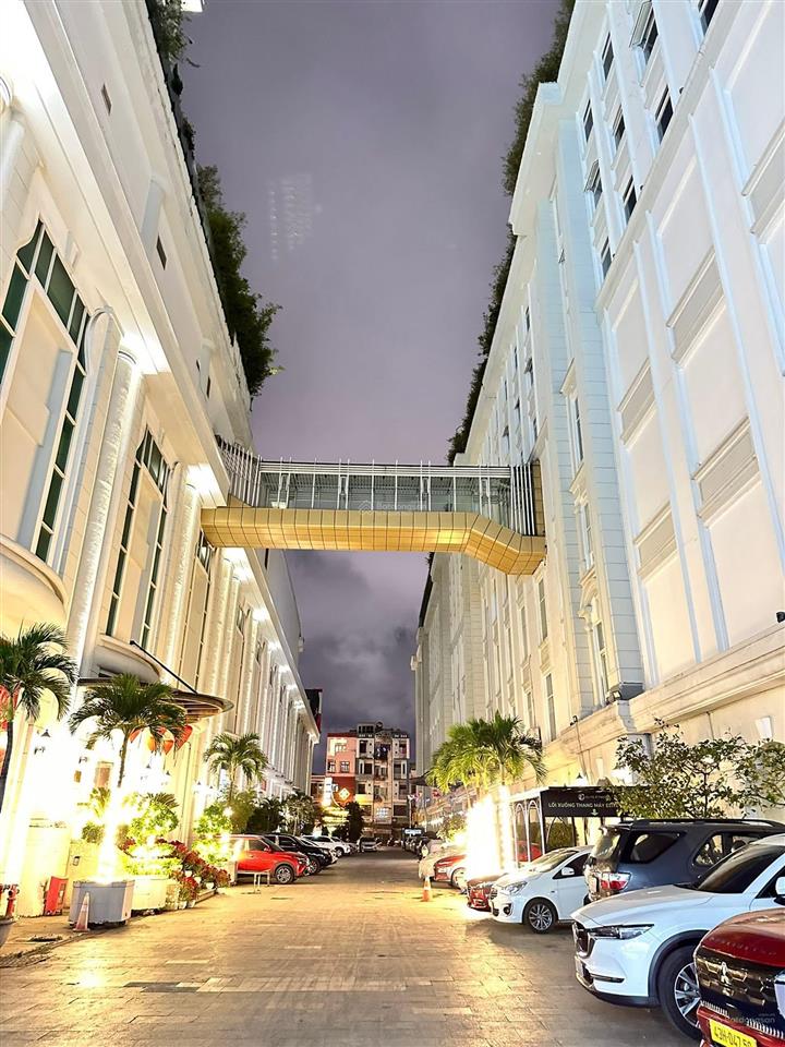 Cho thuê văn phòng 725 m2 tại tầng 11  tòa nhà vĩnh trung plaza