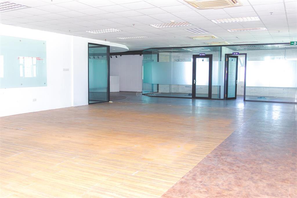 Cho thuê văn phòng 725 m2 tại tầng 11  tòa nhà vĩnh trung plaza