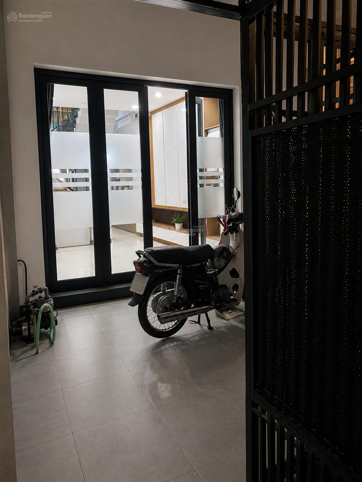 Bán nhà cạnh trường đảng lê hồng phong