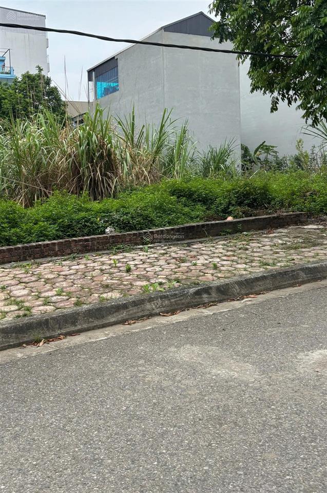 Chủ nhà có mảnh đất view hồ sinh thái hòa lạc nhờ gửi bán  100m full thổ cư  2.x tỷ