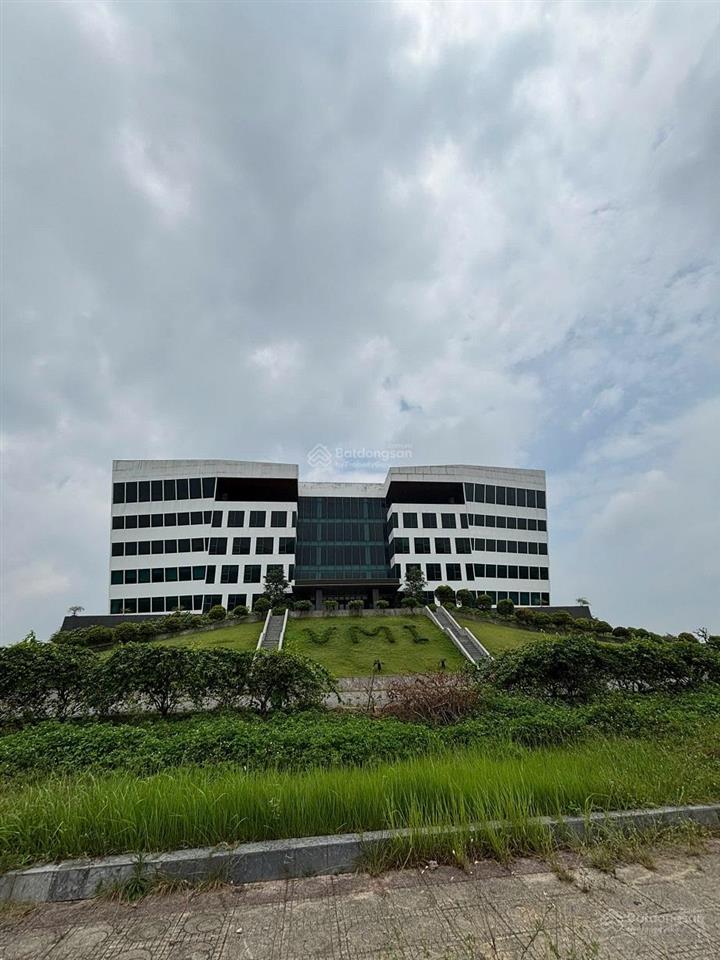 Chủ nhà có mảnh đất view hồ sinh thái hòa lạc nhờ gửi bán  100m full thổ cư  2.x tỷ