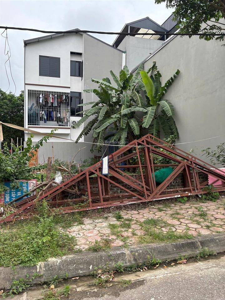 Bán đất tại xã cổ đông 109.7m2 pháp lý đầy đủ với mặt tiền 6,29m  hiện tại là thôn 6 hoà lạc