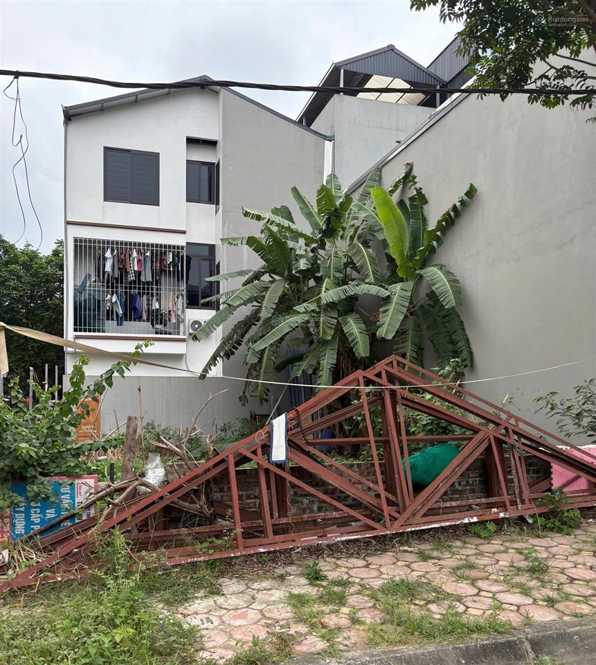 Bán đất tại xã cổ đông 109.7m2 pháp lý đầy đủ với mặt tiền 6,29m  hiện tại là thôn 6 hoà lạc