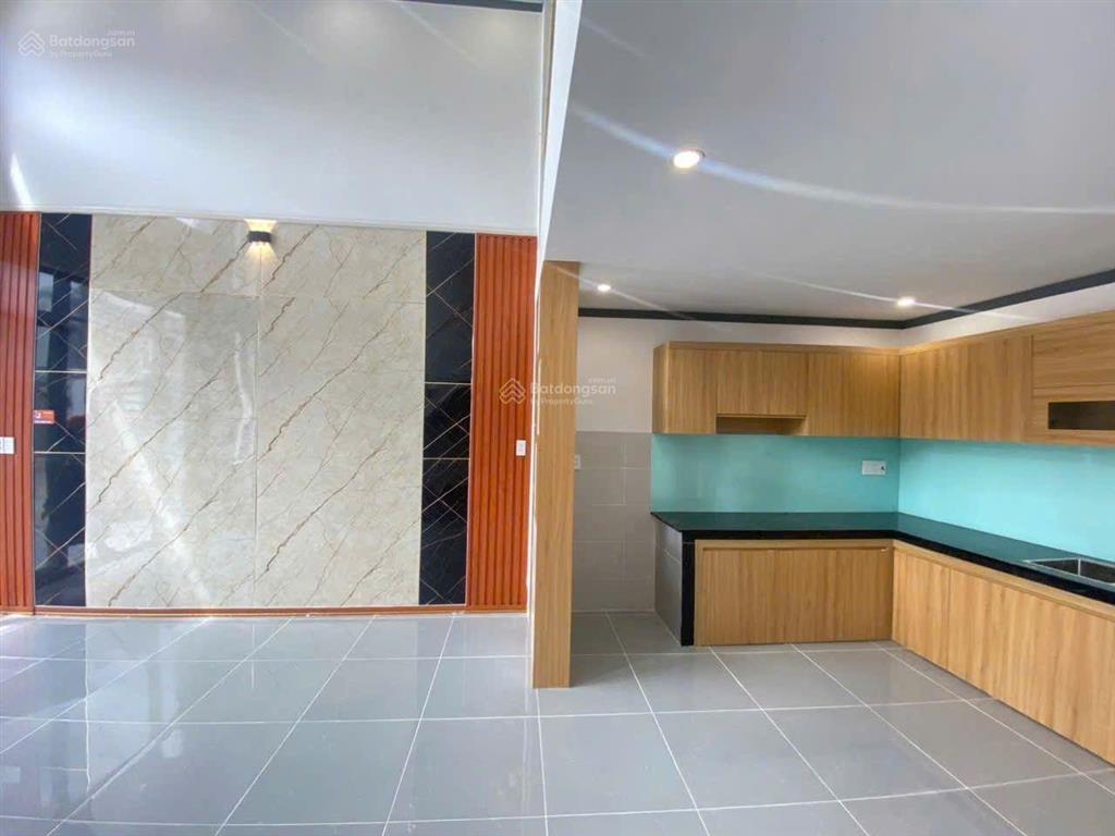 Bán nhà riêng tại hương lộ 6, 70 m2 đẹp, nhiều tiện ích