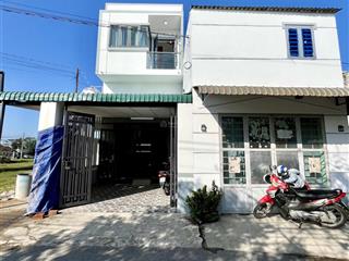 Bán nhà riêng tại trung tâm ngã 3 mỹ hạnh nam, đức hòa, long an, 2,25 tỷ, 110 m2