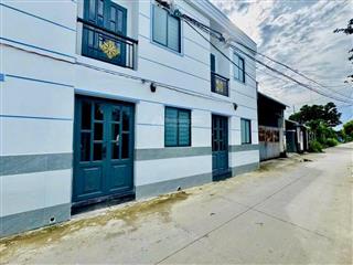 Cần bán nhà 1lầu, 1trệt tại trung tâm chợ mỹ hạnh nam