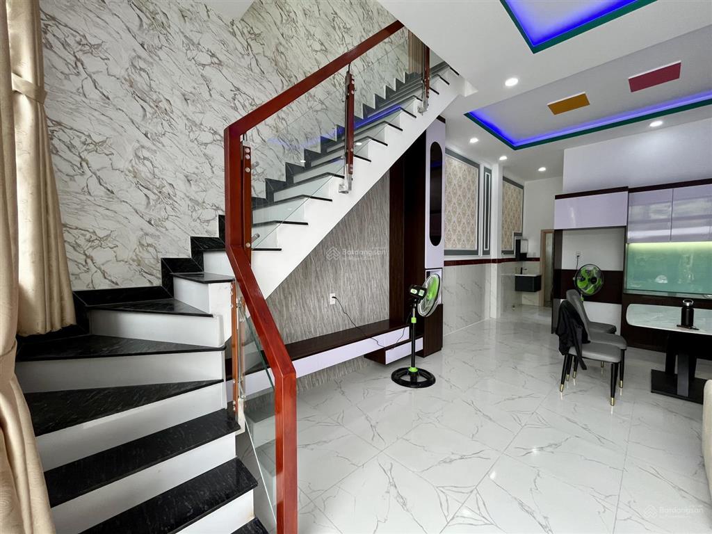 Nhà lầu gần chợ mỹ hạnh (gò hưu)