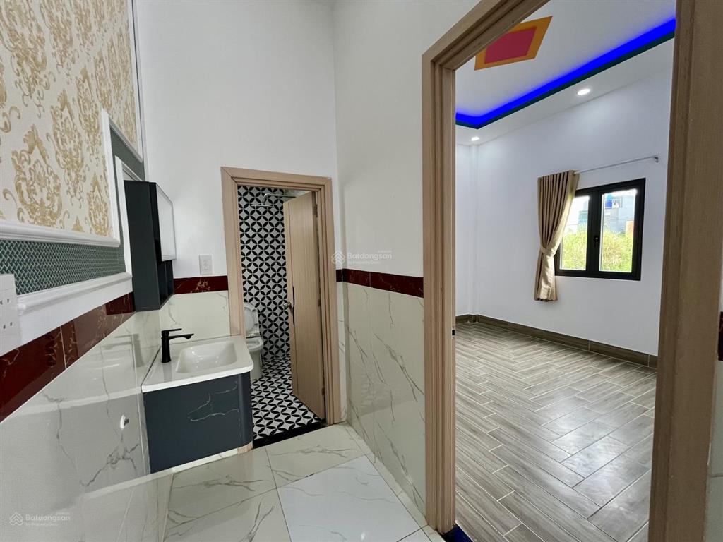 Nhà lầu gần chợ mỹ hạnh (gò hưu)