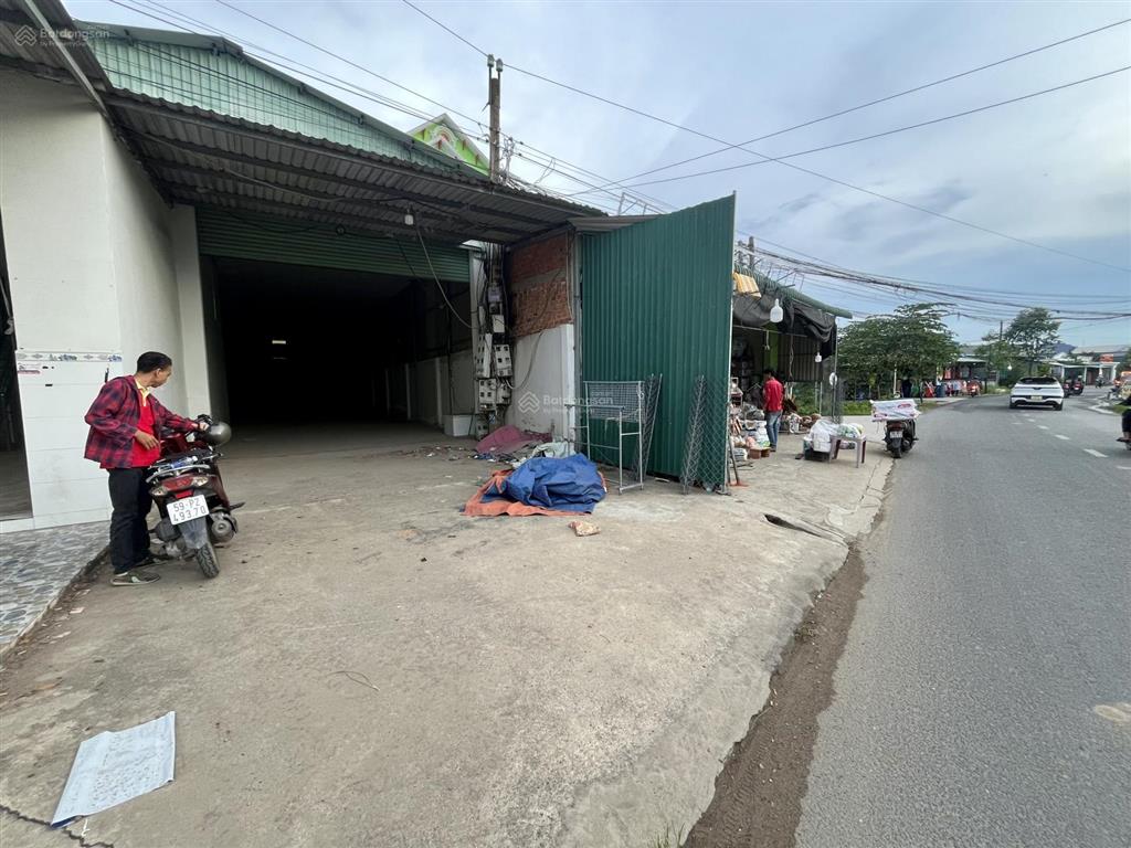 Bán kho, nhà xưởng tại đường đt 824, xã mỹ hạnh nam, huyện đức hòa, 7,9 tỷ, 400m2