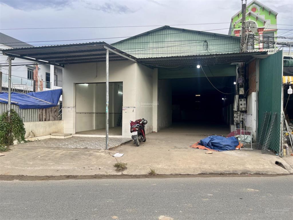 Bán kho, nhà xưởng tại đường đt 824, xã mỹ hạnh nam, huyện đức hòa, 7,9 tỷ, 400m2