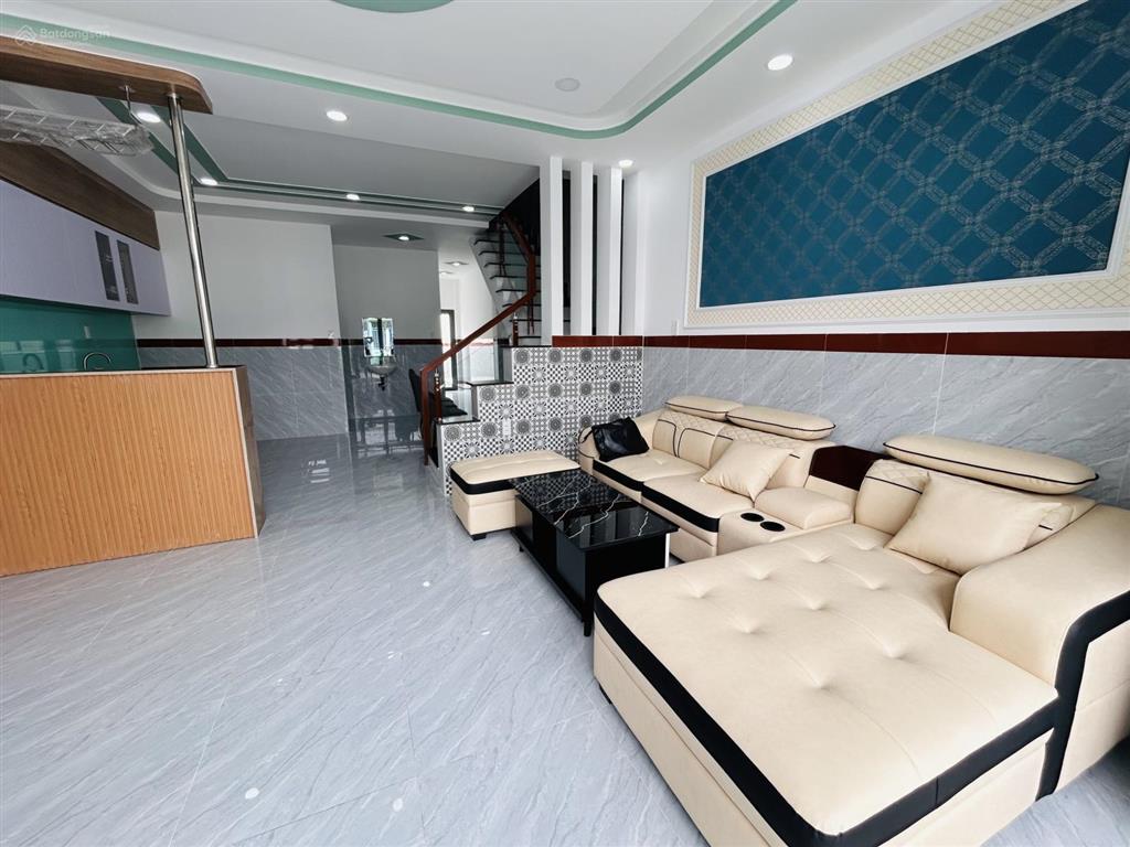 Giá này mà chê thì chắc anh chị chờ nhà cho không sao