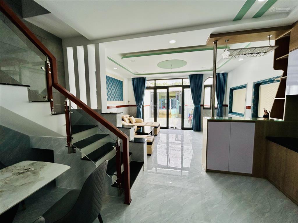 Giá này mà chê thì chắc anh chị chờ nhà cho không sao