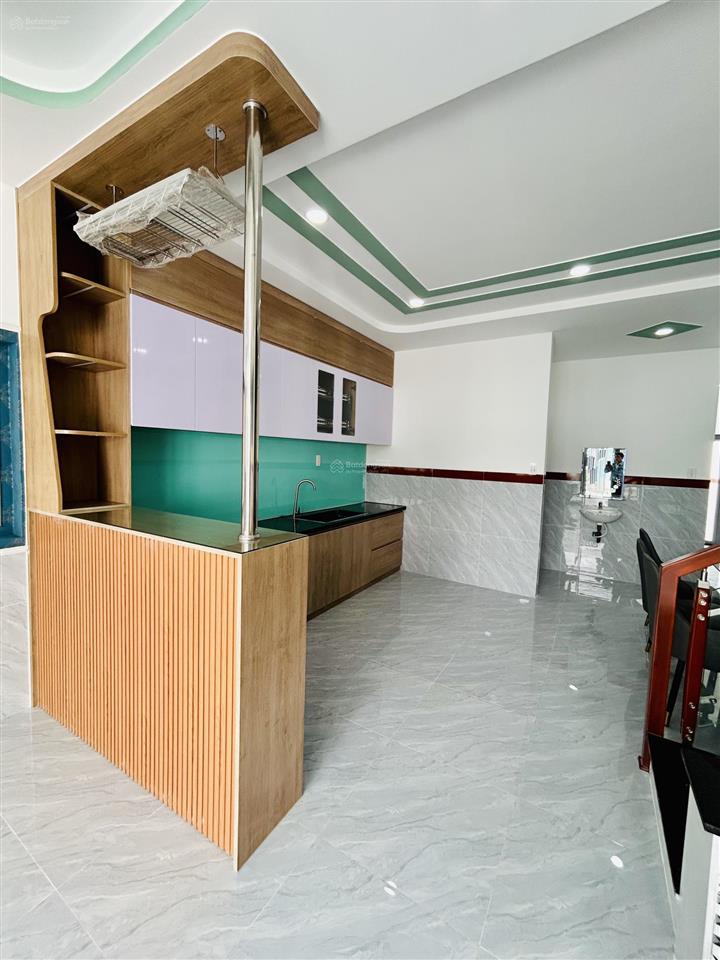 Giá này mà chê thì chắc anh chị chờ nhà cho không sao