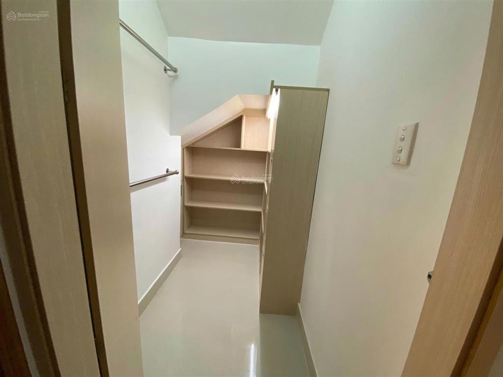 Giá 5,9tr  xô viết nghệ tĩnh, bình thạnh, gần hutech  50m2  1 phòng ngủ, ban công, phòng thay đồ