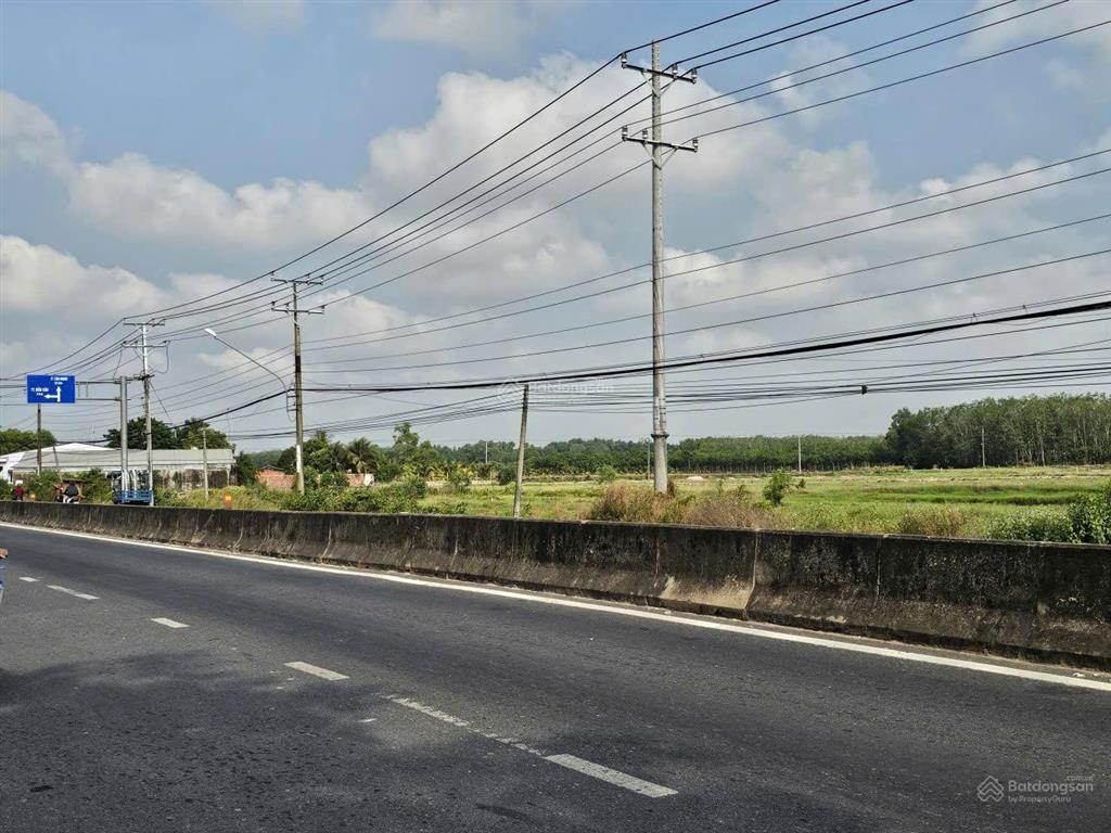 78m mặt tiền ql22b tổng 11091m2 có 4.540 m2 thổ cư  157 m tiếp giáp mặt tiền 25 tỷ