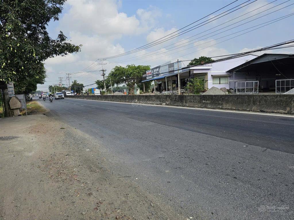 78m mặt tiền ql22b tổng 11091m2 có 4.540 m2 thổ cư  157 m tiếp giáp mặt tiền 25 tỷ