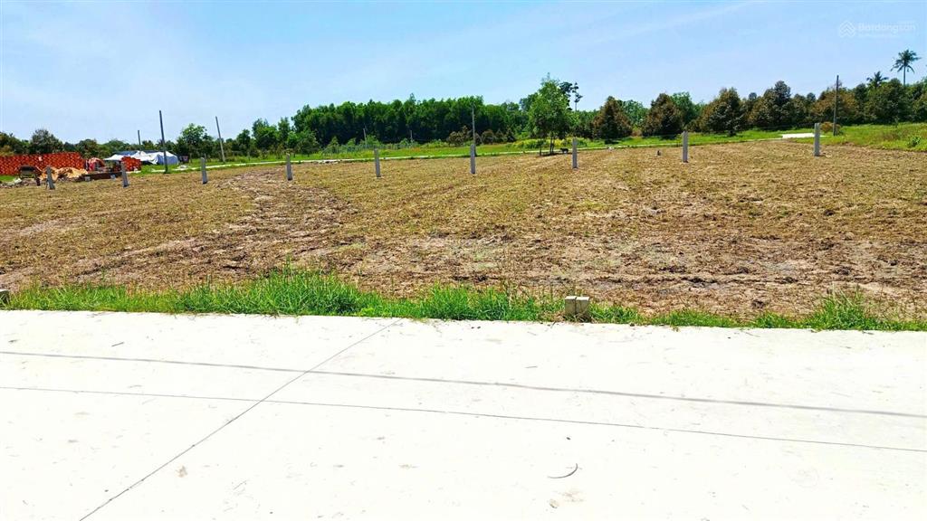 Cây da hiệp thạnh 143,4 m2 thổ cư đường bê tông, sổ sẵn chỉ 330tr